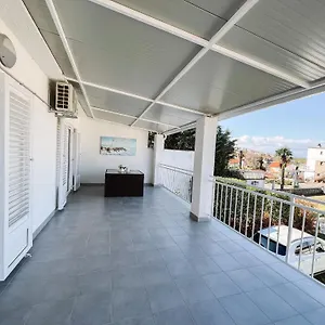 https://modern-apartment-in-the-heart-of-njivice.primorje-gorskikotar.com